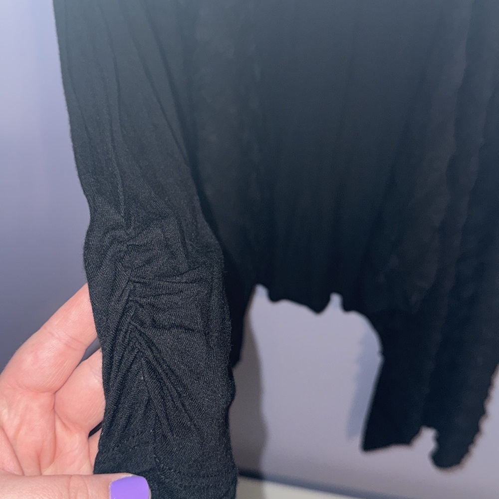 Studio Y Ruffle Shawl 🐦‍⬛ - Picture 5 of 6